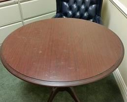 Round table (42" diameter) ~ $100 <Location: Ridgewood, NJ> 