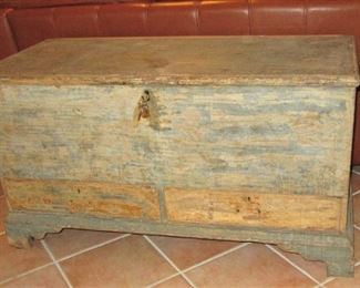 Walther wood chest