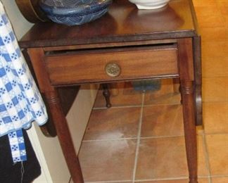 walther drop leaf table