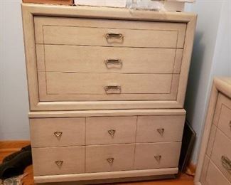 MCM Mid Century Huntley White Washed 3 pc Bedroom Set: Dresser, 2 Tiered Chest of drawers & Full size Head & footboard with side rails (EUC) Dresser 58"W x 19"D x 32.5"H Chest: 38"W x 18"D x 45.5"H Headboard 57"W x 35"H $1495 set