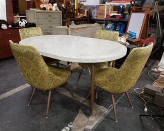 Vintage EUC MCM Mid Century Modern 5 pc Kitchen Dinette set (1) Round Table with 1 leaf & 4 bucket chairs Table 41.5" Diameter x 30"H Leaf 17.5"W Chairs: Seat 18.5" x 17.5"D x 18.5"H from floor to seat 