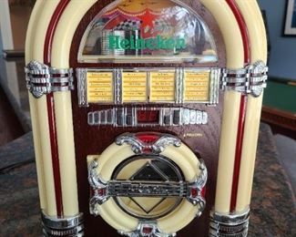 Heineken- Crosley Collector's Edition mini juke box/radio