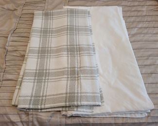 Large table cloths 