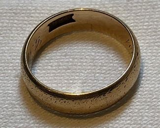 18Kt Gold Wedding Band