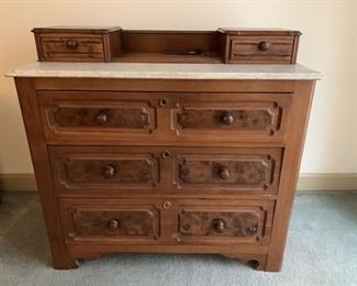 ANC18dresser