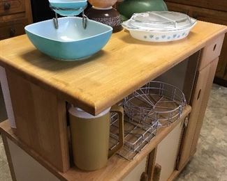 Great Island with lots of storage. Take a peak at this pyrex vintage turq chip and dip set and its all here, plus Bowls, and divided dish w cover.