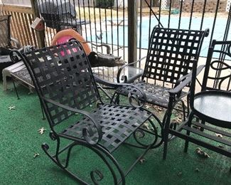 Love these patio rockers