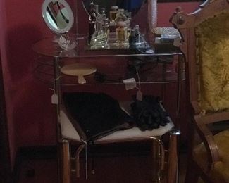 Great little vanity with stool