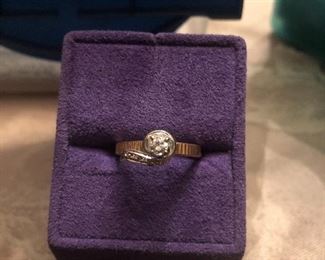 pretty little diamond engagement ring 14k  $275