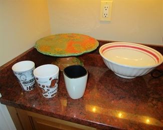 cake plate, bowl and mugs