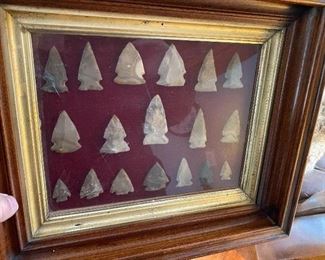 FRAAMED ARROWHEADS 