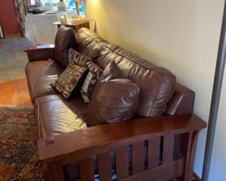 2015 STICKLEY MISSION OAK SOFA IN BROWN LEATHER, GREAT CONDITION