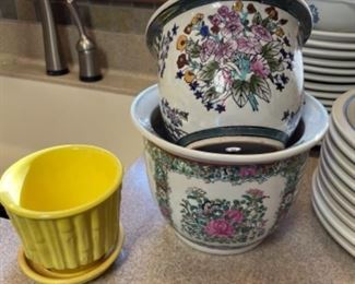 DECORATOR FLOWER POTS