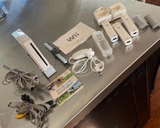 2009 WII SOLD AS A SET WITH ORIGINAL DISC AND BOOKLET