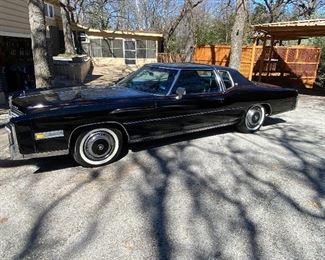 ORIGINAL BLACK EXTERIOR PAINT & MATCHING LEATHER INTERIOR 425 CI CADILLAC V-8/AUTOMATIC TRANSMISSION LOADED WITH FEATURES & OPTIONS INCLUDING A/C, OWNERS MANUAL INCLUDES ORIGINAL WARRANTY BOOKLET. NEW TIRES, NO ACCIDENTS. 9937 MILES ON REBUILT ENGINE 2019. CREAM PUFF! WILL PRE-SELL, 19,500 EMAILS ONLY PLEASE.