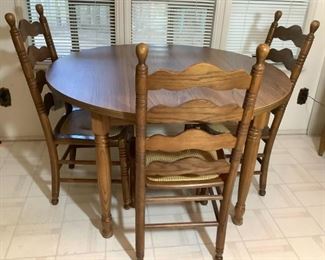 DAHA700 Round Wooden Table