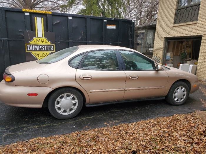 1996 Ford Taurus - Clean Title - 117,583 miles- See Videos in Bio