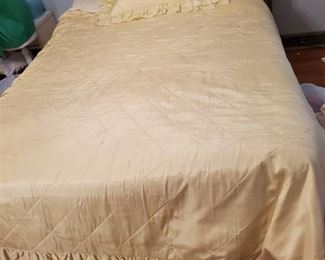 Broyhill Double Bedframe - Mattress and Boxspring Included