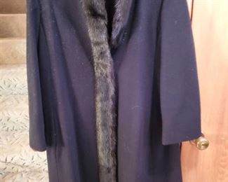 Elegant Treasures New York Large Womans Trench Coat