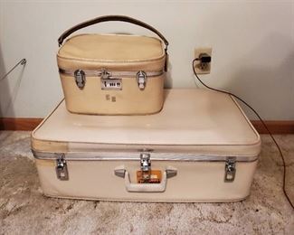 Lot of Vintage Suitcase and Vanity Carry On