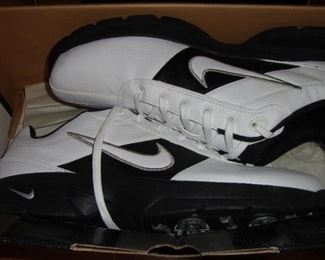NIKE SPORT PERFORMANCE GOLF SHOES - NEW IN BOX