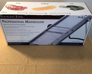 Professional Mandoline. New