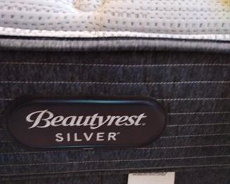 Queen Beautyrest mattress - like new