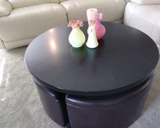 Coffee table w/4 pull out storage stools