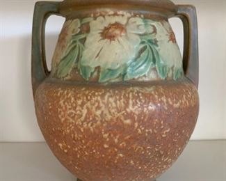 Roseville urn, unmarked