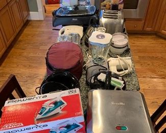 Small kitchen appliances, some new in box