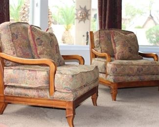 Set of provincial chairs with custom pillows