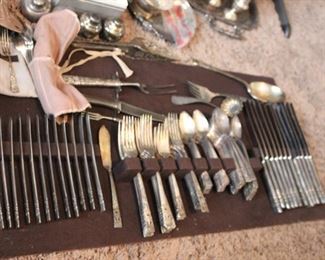 Community plate dinnerware set