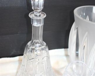 Crystal decanter set