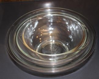 Pyrex bowls