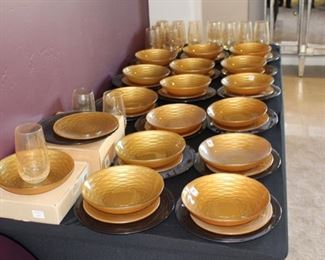 Recycled glass dinnerware