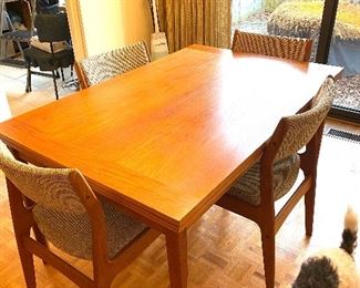 Scandinavia Woodworks Ltd. Teak extendable dining table. Six chairs sold separately. Dimensions/unextended: 53”L /
35.5”W/28.25”H
Text or call 301-655-1548
Fully extended: 96.5”
Fully extended: 96.5” L
Price:$875 Table Only