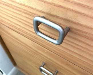 Detail/drawer pulls