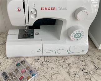 Singer “Talent” model 3321 Sewing Machine $125