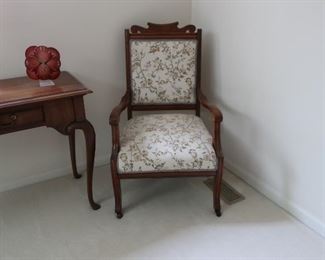 antique  chair    125.00