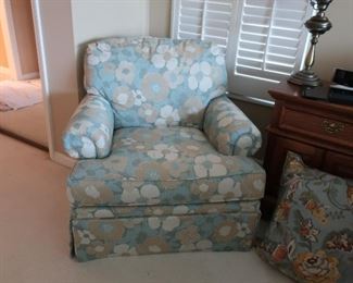 Broyhill  floral  chair    100.00
