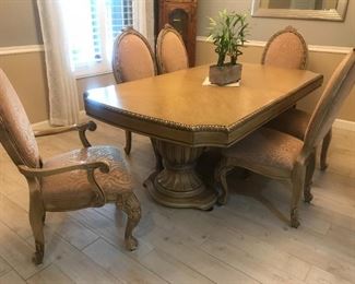  DR table with 2 leaves and 6 chairs