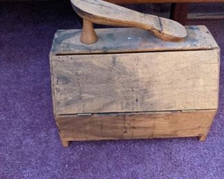 Shoe shine box / equipment