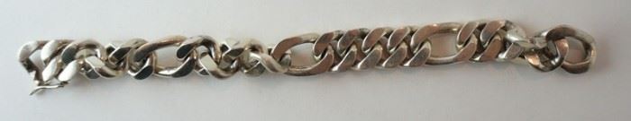 1242	STERLING SILVER HEAVY CHAIN BRACELET, MARKED 925. APPROXIMATELY 7 1/2 IN LONG
