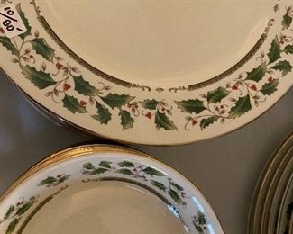 Royal Limited Holly Holiday dishes