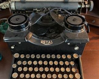 Royal typewriter 