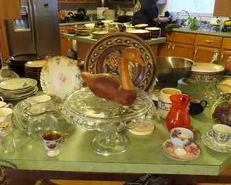 Misc. Home Decor - Wooden Duck - Cake Plate