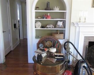 Vitrine Display Table