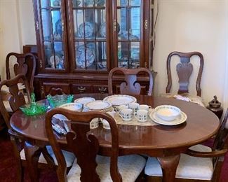 Traditional style china cabinet and table and chairs (6 chairs)