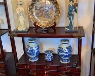 beautiful Asian style stand with drawers, Geisha dolls in original boxes