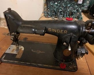Singer with cabinet works beautifully